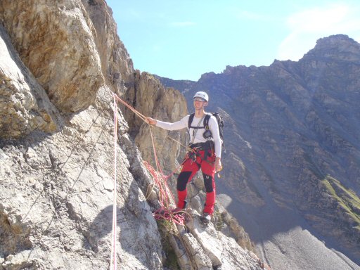 Aiguille de la Nova 019a.jpg - Ouf, un relais confortable !!!